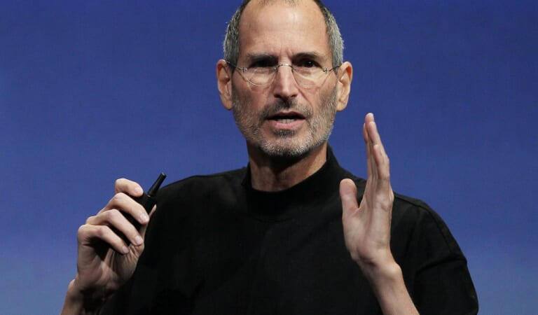 Steve Jobs Apple Business Card Sold at Record-Breaking Price