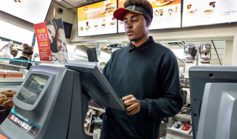 California Fast Food Workers Set to Earn $20 Minimum Wage