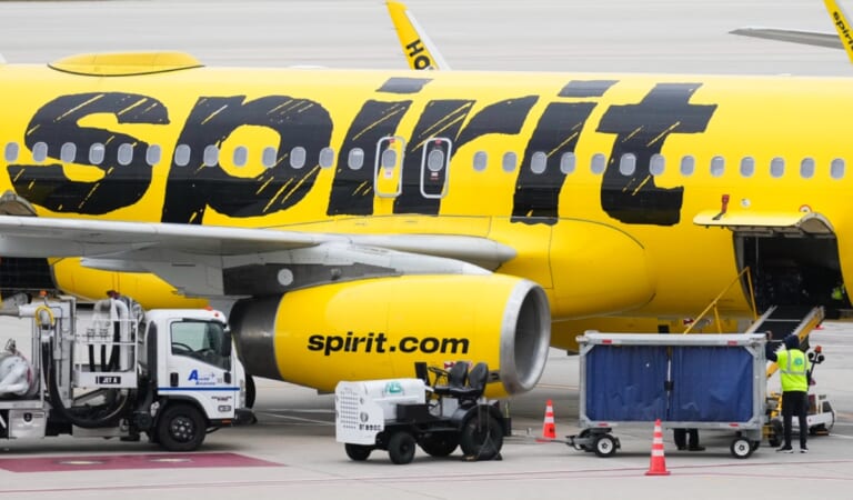Woman Meltdown on Spirit Airlines Flight