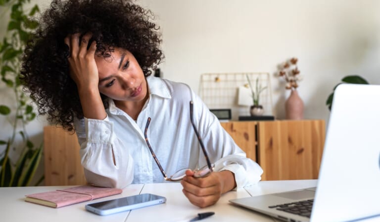 Feeling Overwhelmed at Work? Here’s How to Handle It Effectively.