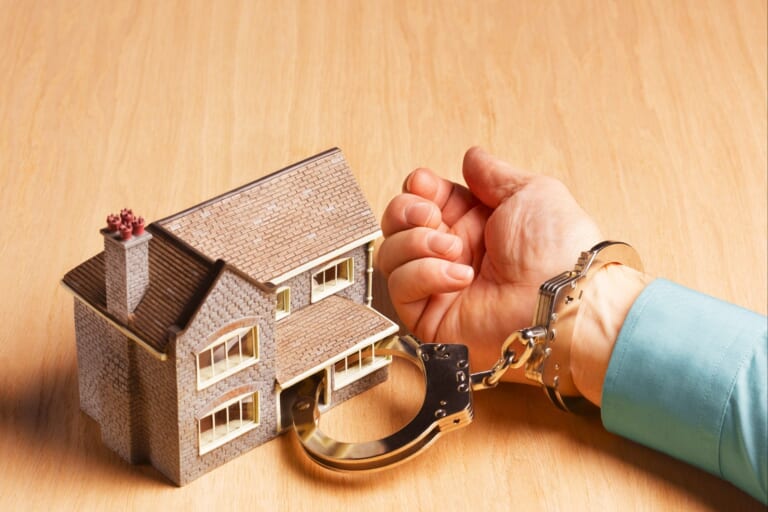 Low-Rate Mortgages Form 'Golden Handcuffs' Around Homeowners